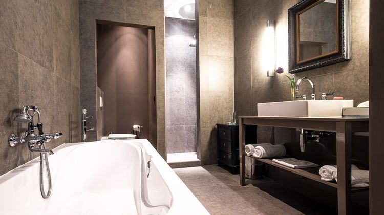 Les Nuits Hotel Room