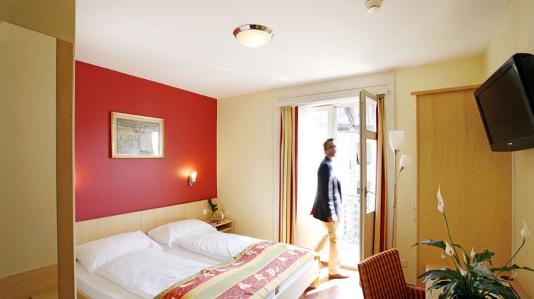 Hotel de la Paix Room