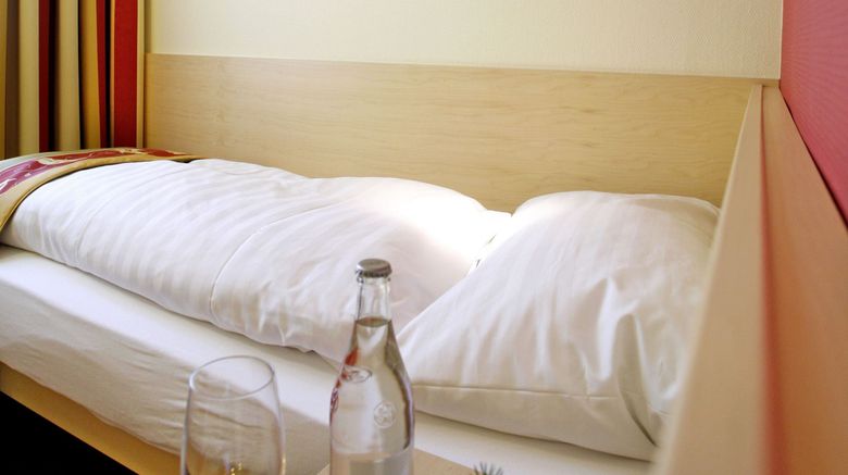 <b>Hotel de la Paix Room</b>. Images powered by <a href="https://www.leonardoworldwide.com/" title="Leonardo Worldwide" target="_blank">Leonardo</a>.