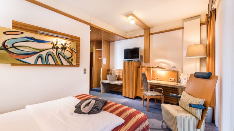 <b>Goebels Schlosshotel Prinz von Hessen Room</b>. Images powered by <a href="https://www.leonardoworldwide.com/" title="Leonardo Worldwide" target="_blank">Leonardo</a>.