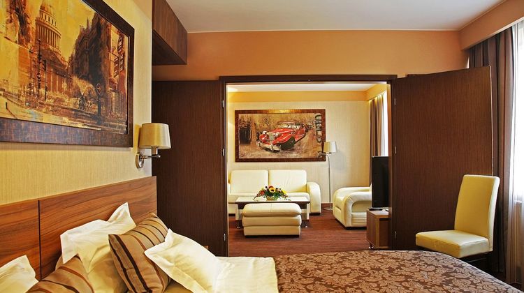 Haston City Hotel Room