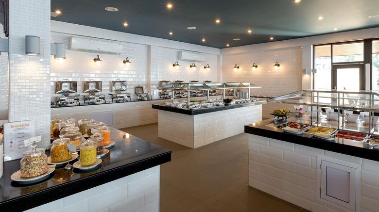 <b>Sunwing Resort & Spa Restaurant</b>. Images powered by <a href="https://www.leonardoworldwide.com/" title="Leonardo Worldwide" target="_blank">Leonardo</a>.