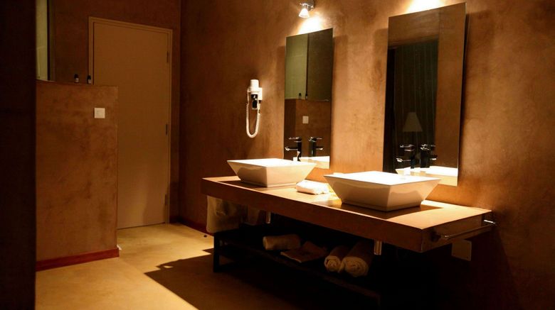 <b>Isalo Rock Lodge Room</b>. Images powered by <a href="https://www.leonardoworldwide.com/" title="Leonardo Worldwide" target="_blank">Leonardo</a>.