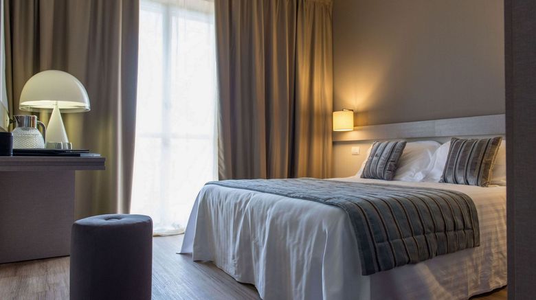 <b>De la Ville Hotel Room</b>. Images powered by <a href="https://www.leonardoworldwide.com/" title="Leonardo Worldwide" target="_blank">Leonardo</a>.