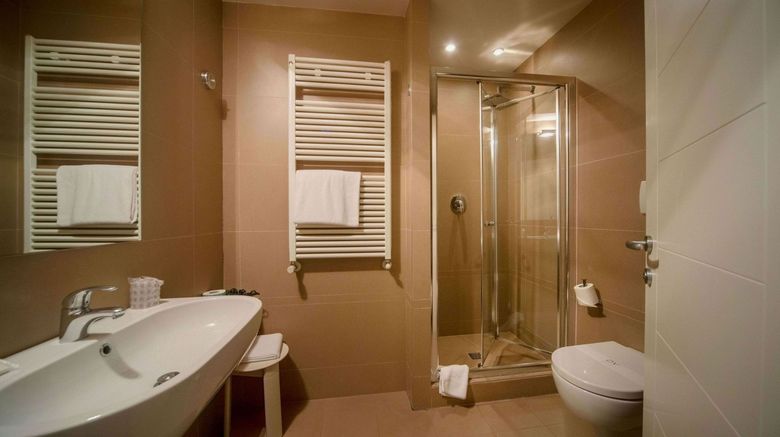 <b>De la Ville Hotel Room</b>. Images powered by <a href="https://www.leonardoworldwide.com/" title="Leonardo Worldwide" target="_blank">Leonardo</a>.