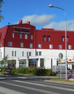 Hotel Red and Green
