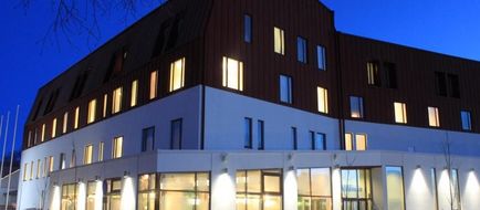 Hotel Red and Green Exterior