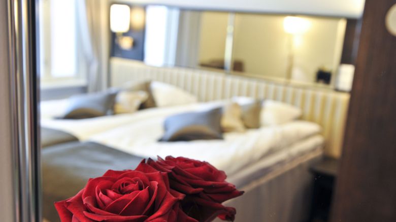 <b>Hotel Red and Green Room</b>. Images powered by <a href="https://www.leonardoworldwide.com/" title="Leonardo Worldwide" target="_blank">Leonardo</a>.