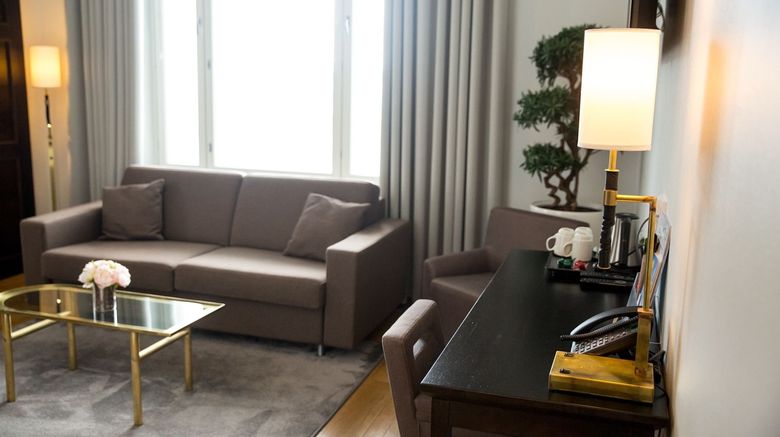 <b>Hotel Red and Green Room</b>. Images powered by <a href="https://www.leonardoworldwide.com/" title="Leonardo Worldwide" target="_blank">Leonardo</a>.