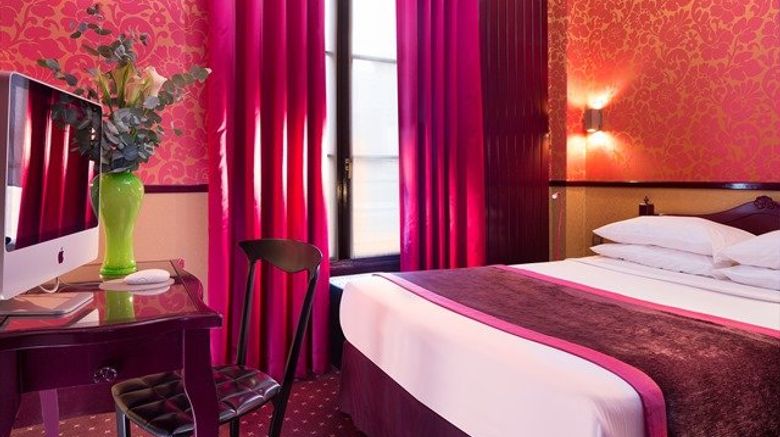 <b>Hotel de La Couronne Room</b>. Images powered by <a href="https://www.leonardoworldwide.com/" title="Leonardo Worldwide" target="_blank">Leonardo</a>.