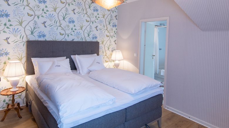 <b>Hotel Die Hirschgasse Heidelberg Suite</b>. Images powered by <a href="https://www.leonardoworldwide.com/" title="Leonardo Worldwide" target="_blank">Leonardo</a>.