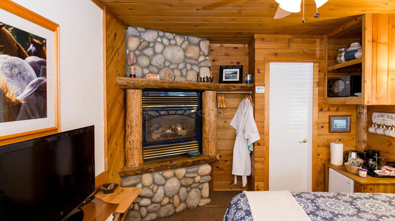 <b>Heavenly Valley Lodge Room</b>. Images powered by <a href="https://www.leonardoworldwide.com/" title="Leonardo Worldwide" target="_blank">Leonardo</a>.