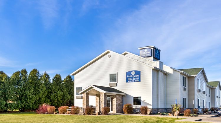 Cobblestone Inn & Suites Vinton Exterior