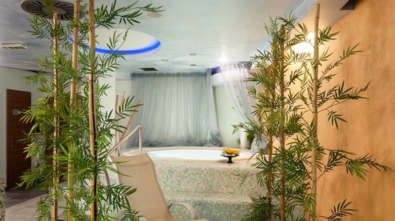 <b>LifeDESIGN Hotel Pool</b>. Images powered by <a href="https://www.leonardoworldwide.com/" title="Leonardo Worldwide" target="_blank">Leonardo</a>.