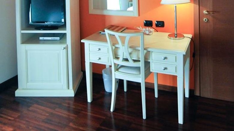 <b>Vecchia Riva Hotel Room</b>. Images powered by <a href="https://www.leonardoworldwide.com/" title="Leonardo Worldwide" target="_blank">Leonardo</a>.