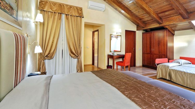 Camelia Hotel Room
