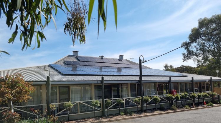 Golden Heritage Motor Inn & Cottages Exterior