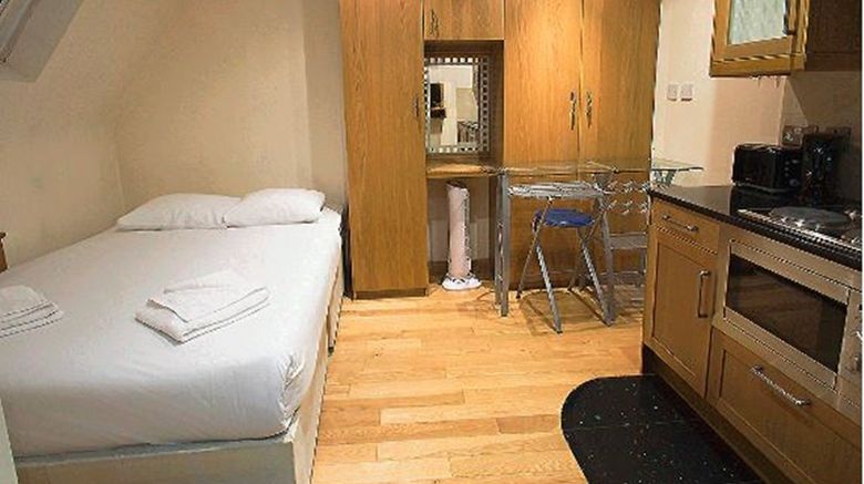 <b>Hyde Park Suites Room</b>. Images powered by <a href="https://www.leonardoworldwide.com/" title="Leonardo Worldwide" target="_blank">Leonardo</a>.