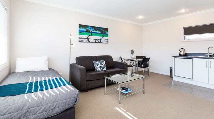 Beach Street Motel Apartments Room