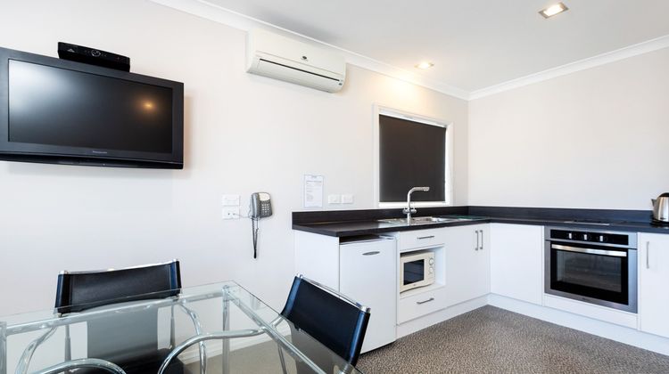 Beach Street Motel Apartments Room