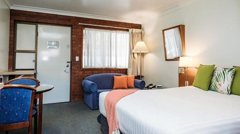 <b>Country Pathfinder Motor Inn Room</b>. Images powered by <a href="https://www.leonardoworldwide.com/" title="Leonardo Worldwide" target="_blank">Leonardo</a>.