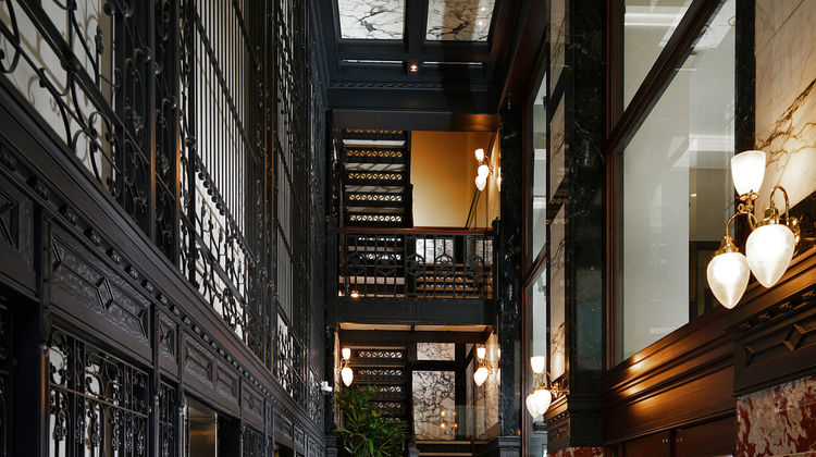 Staypineapple, An Iconic Hotel, The Loop Lobby