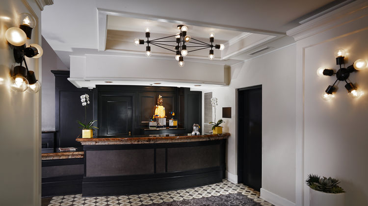 Staypineapple, An Iconic Hotel, The Loop Lobby