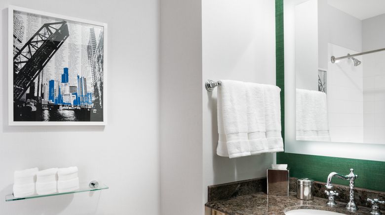 <b>Staypineapple, An Iconic Hotel, The Loop Room</b>. Images powered by <a href="https://www.leonardoworldwide.com/" title="Leonardo Worldwide" target="_blank">Leonardo</a>.