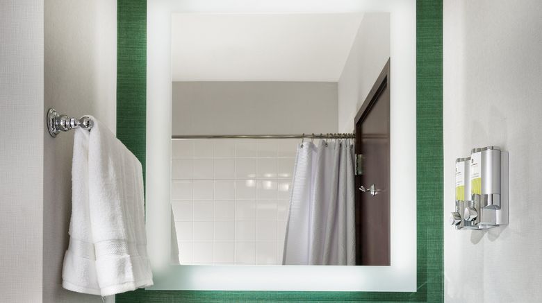 <b>Staypineapple, An Iconic Hotel, The Loop Room</b>. Images powered by <a href="https://www.leonardoworldwide.com/" title="Leonardo Worldwide" target="_blank">Leonardo</a>.