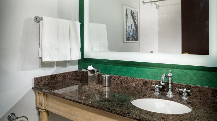 Staypineapple, An Iconic Hotel, The Loop Room