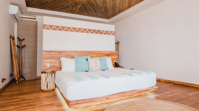 <b>Yemaya Reefs Room</b>. Images powered by <a href="https://www.leonardoworldwide.com/" title="Leonardo Worldwide" target="_blank">Leonardo</a>.