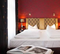 Myer's Hotel Berlin Room