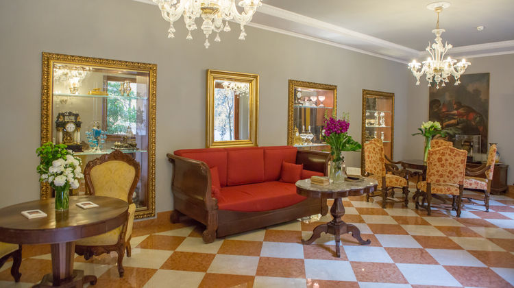 Due Torri Hotel Lobby