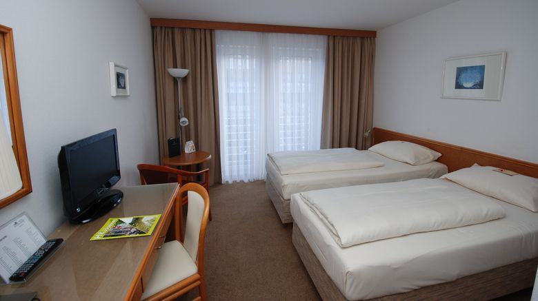 <b>HK Hotel Duesseldorf City Room</b>. Images powered by <a href="https://www.leonardoworldwide.com/" title="Leonardo Worldwide" target="_blank">Leonardo</a>.