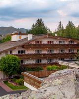 Knob Hill Inn