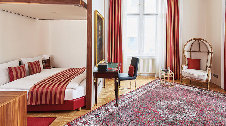 Livinghotel an der Oper Room