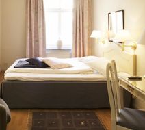 Royal Hotel Room