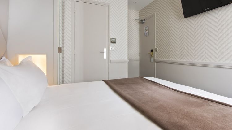 Hotel Longchamp Elysees Room