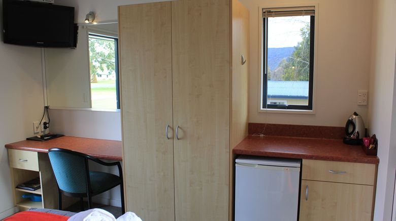 <b>Bella Vista Te Anau Room</b>. Images powered by <a href="https://www.leonardoworldwide.com/" title="Leonardo Worldwide" target="_blank">Leonardo</a>.