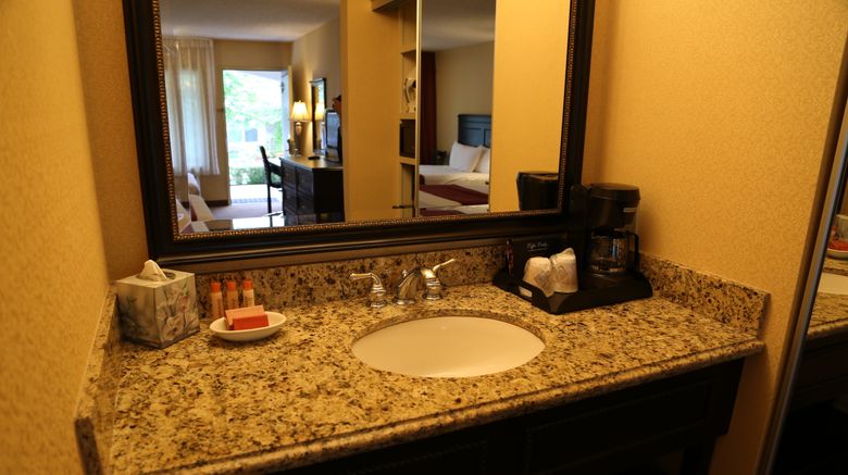 <b>Laguna Hills Lodge Room</b>. Images powered by <a href="https://www.leonardoworldwide.com/" title="Leonardo Worldwide" target="_blank">Leonardo</a>.