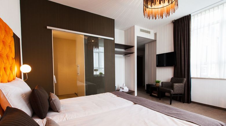 <b>City Hotel La Reine Room</b>. Images powered by <a href="https://www.leonardoworldwide.com/" title="Leonardo Worldwide" target="_blank">Leonardo</a>.