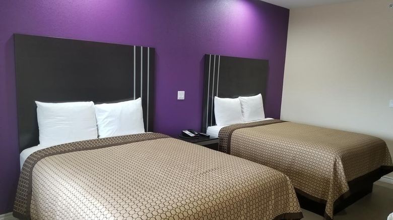 <b>Scottish Inns & Suites Room</b>. Images powered by <a href="https://www.leonardoworldwide.com/" title="Leonardo Worldwide" target="_blank">Leonardo</a>.