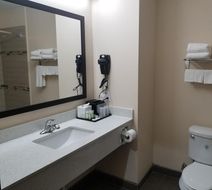 Scottish Inns & Suites Room