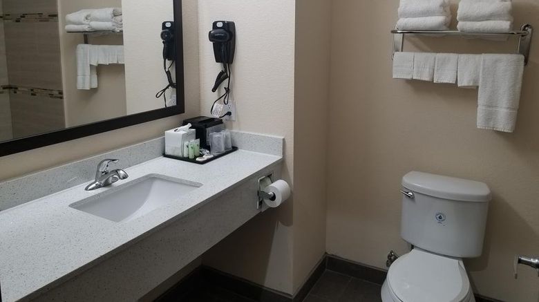 <b>Scottish Inns & Suites Room</b>. Images powered by <a href="https://www.leonardoworldwide.com/" title="Leonardo Worldwide" target="_blank">Leonardo</a>.