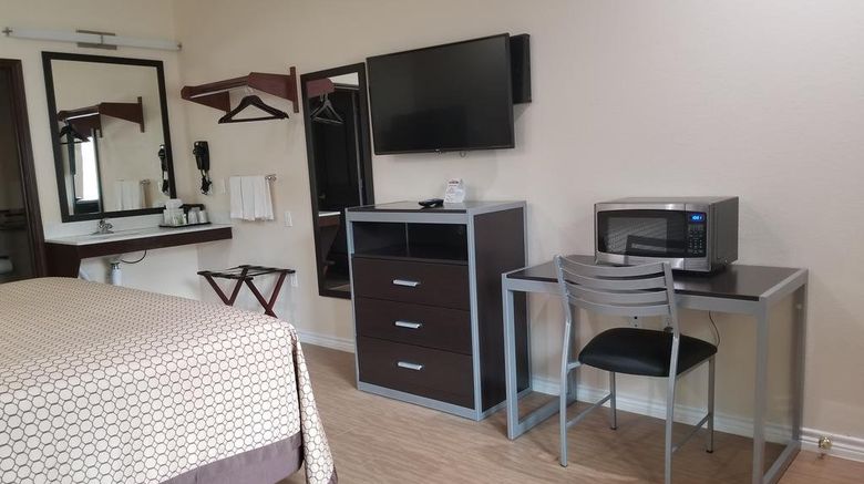 <b>Scottish Inns & Suites Room</b>. Images powered by <a href="https://www.leonardoworldwide.com/" title="Leonardo Worldwide" target="_blank">Leonardo</a>.