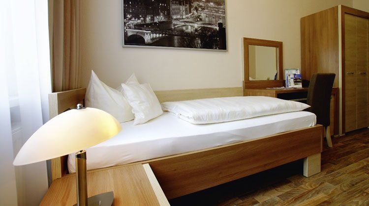 Hotel Deutsches Haus Room
