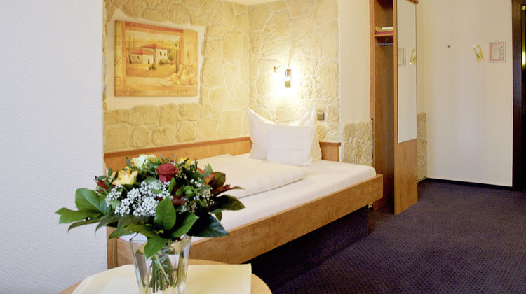 Hotel Deutsches Haus Room