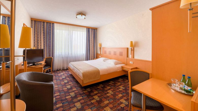 <b>Hotel Partner Pool</b>. Images powered by <a href="https://www.leonardoworldwide.com/" title="Leonardo Worldwide" target="_blank">Leonardo</a>.