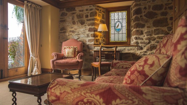 <b>The Priory Hotel Suite</b>. Images powered by <a href="https://www.leonardoworldwide.com/" title="Leonardo Worldwide" target="_blank">Leonardo</a>.