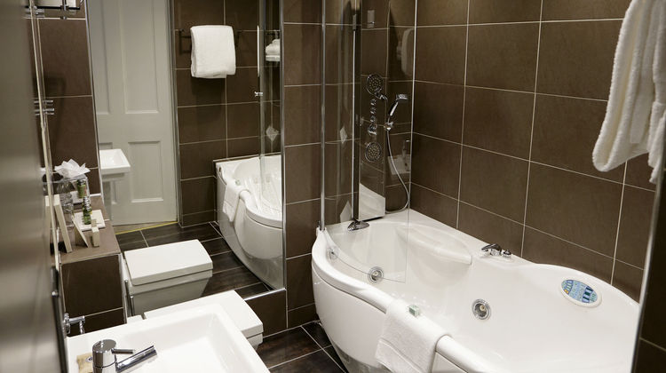 Nira Caledonia Room